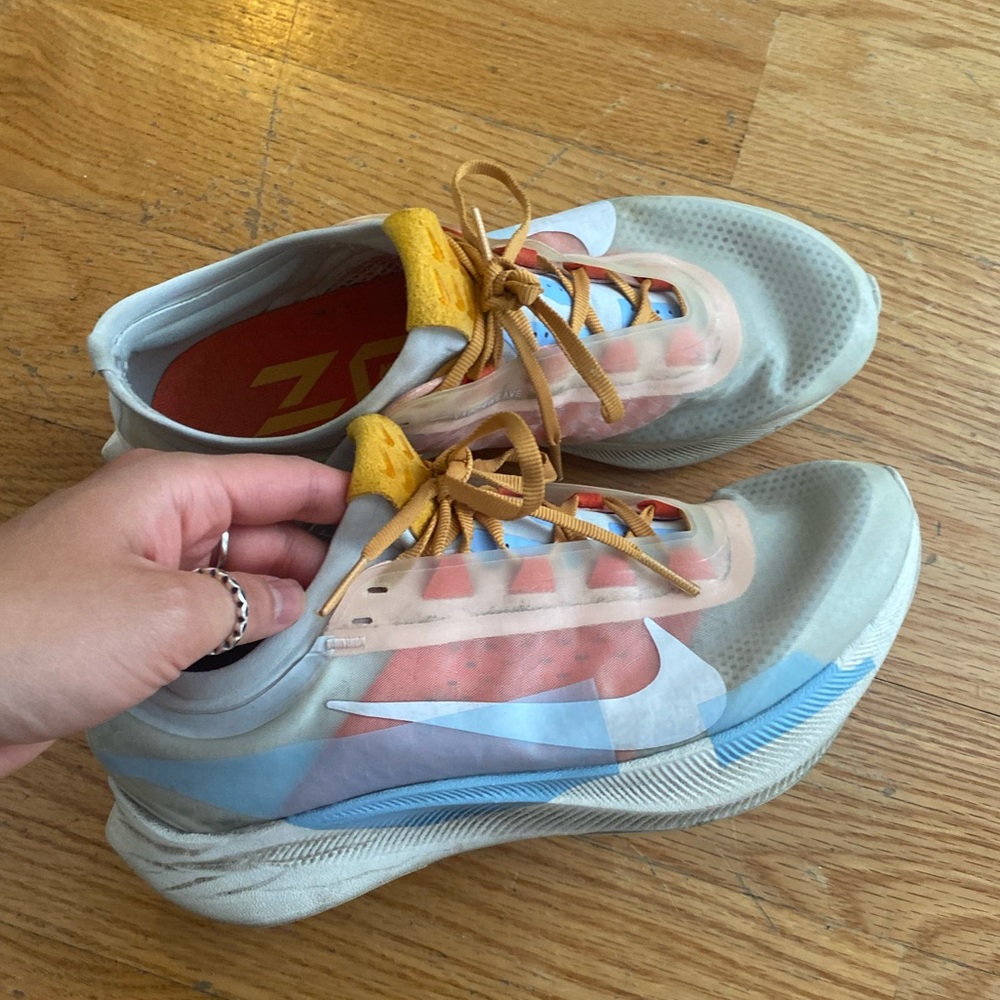 nike zoom fly 3 running shoe size 7
